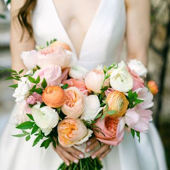 Unique Floral Designs - Bridal Bouquet - Floral Designers Near Me - Simi Valley, California Unique Floral Designs - Bridal Bouquet - Floral Designers Near Me - Simi Valley, California