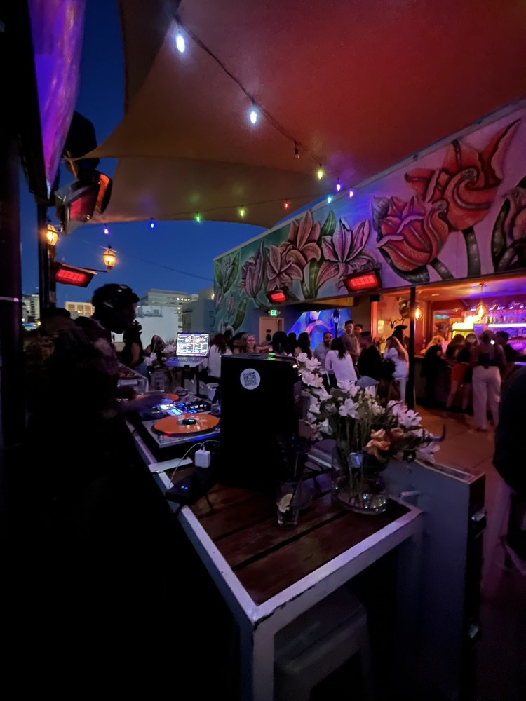 Darling Aviary, Sacramento Roadtrippers