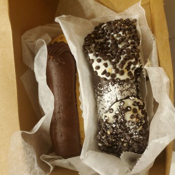 Mike's Pastry - Chocolate cannoli. And eclaire - Bakeries Near Me - Boston, Massachusetts