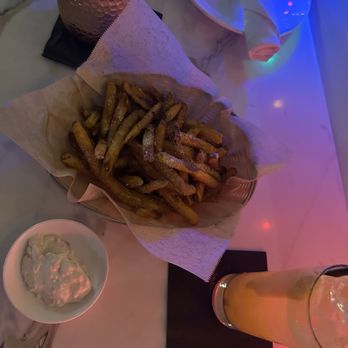 Kue's Chinese Kitchen and Bar - Chinese Near Me - Alhambra, California