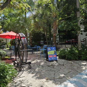 Cerveceria La Tropical - Outdoor space - Breweries Near Me - Miami, Florida