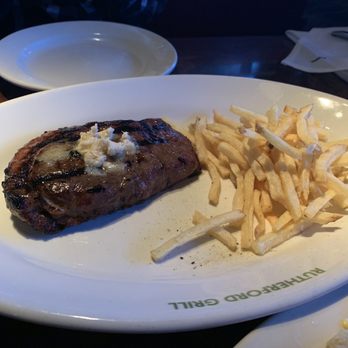 Rutherford Grill - Hawaiian steak with fries - American Near Me - Rutherford, California