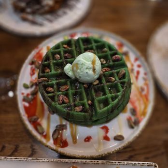 Madres Brunch - Breakfast & Brunch Near Me - Bellflower, California