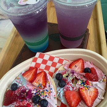 Conversations - Unicorn drink & lavender lemonade!  Kaleidoscope bagel! - Cafes Near Me - Honolulu, Hawaii