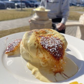 Fluffy Fluffy - Crème brûlée fluffy pancake - Desserts Near Me - Frisco, Texas