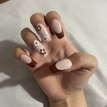 California Nails - Nail Salons Near Me - Des Moines, Iowa