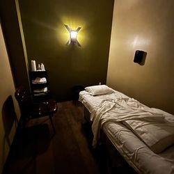 Pandora Massage - Treatment room (after service)