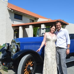 Hooters Vintage & Classic Vehicle Hire - Happy couple outside Crossroads Winery