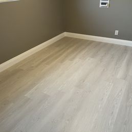New floors, baseboards, new walls (at the bottom), they blended the paint color perfectly. New floors, baseboards, new walls (at the bottom), they blended the paint color perfectly.
