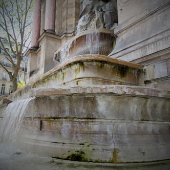 La Fontaine Saint Michel - Brasseries Near Me - Paris, 75 La Fontaine Saint Michel - Brasseries Near Me - Paris, 75