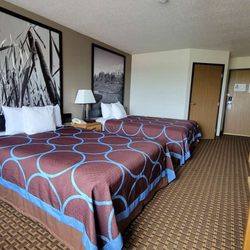 Super 8 by Wyndham Park Rapids - Guest room