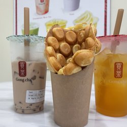 Gong cha - Caramel Milk Tea with white pearl, original egg puffs, and Peach Green Tea