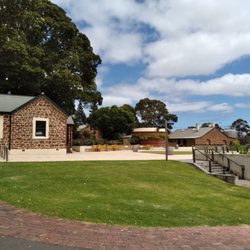 Hardy's - Lawn