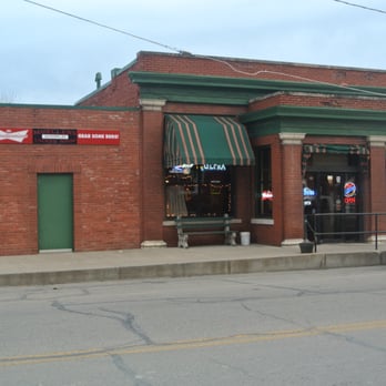 Mueller's Lockeroom - American Near Me - Atchison, Kansas