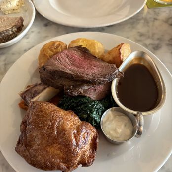 The Grazing Goat Marylebone - Sunday Roast Beef - Gastropubs Near Me - London, XGL