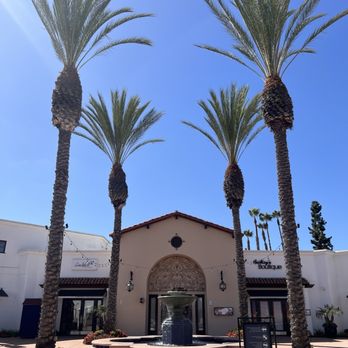 VUE - Beautiful shops nearby. - New American Near Me - Carlsbad, California VUE - Beautiful shops nearby. - New American Near Me - Carlsbad, California