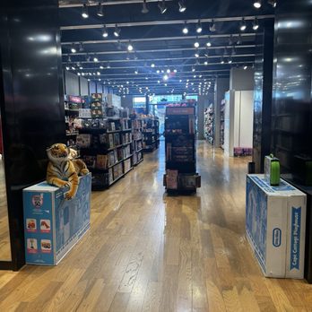 Toy’s R Us - I spy a tiger - Toy Stores Near Me - Emeryville, California Toy’s R Us - I spy a tiger - Toy Stores Near Me - Emeryville, California