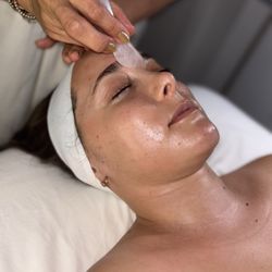 Soraya Skin Studio - Gua Sha treatment