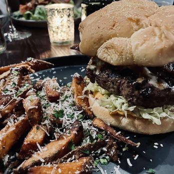 Cowhorn Kitchen & Wine - New American Near Me - Jacksonville, Oregon
