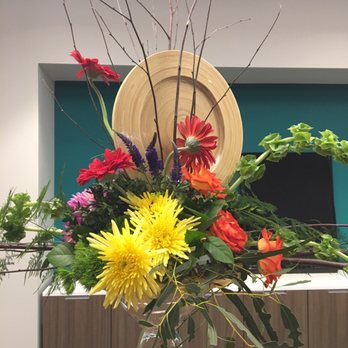Off Broadway Floral And Gift - Stunning visual - Florists Near Me - Lorain, Ohio