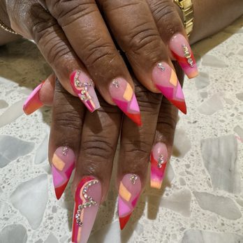 Happy Nails Brows & Lashes Bar - Nail Salons Near Me - Chicago, Illinois