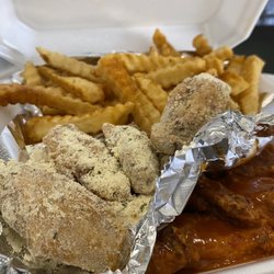 Jamal's Buffalo Wings - 10 piece dry ranch and hot