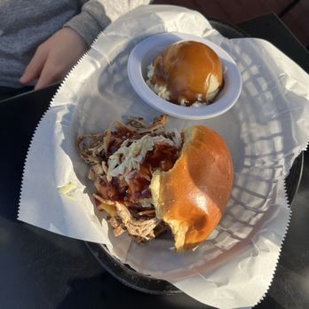 Snoring Bear Diner - Pulled pork sandwich - American Near Me - Walland, Tennessee Snoring Bear Diner - Pulled pork sandwich - American Near Me - Walland, Tennessee