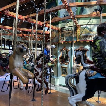 Bear Mountain Inn - The carousel - Hotels Near Me - Bear Mountain, New York