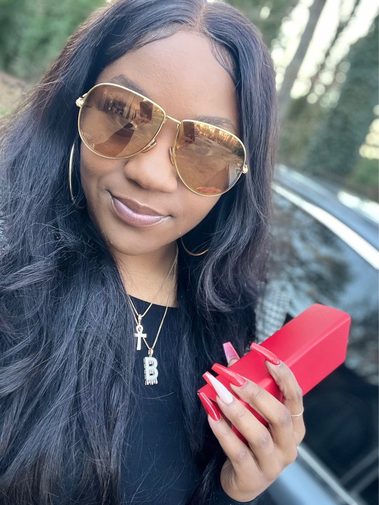 Soak & Polish Nail Bar