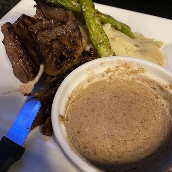 Oakdale Brew House - Smothered Skirt Steak - New American Near Me - Oakdale, New York