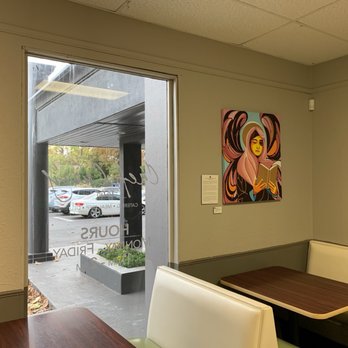 Chef Curry To Go - Lots of seating - Personal Chefs Near Me - Oklahoma City, Oklahoma