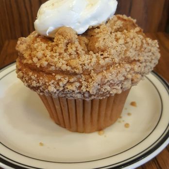 Mimi's Cafe - Topped w/cinnamon sugar crumbke and filled w/sweet whipped cream cheese - Breakfast & Brunch Near Me - Fairfield, California