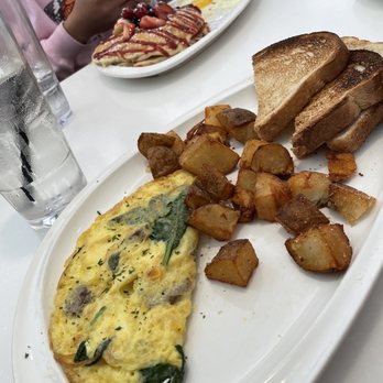 Omelet Bar - Omelets & Scrambled Eggs - Breakfast & Brunch Near Me - Orlando, Florida Omelet Bar - Omelets & Scrambled Eggs - Breakfast & Brunch Near Me - Orlando, Florida
