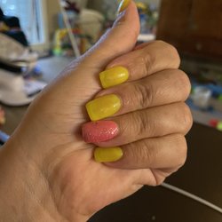Aria Nails - Gel nail fill with shellac polish