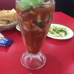 Mariscos El Calamar - Cóctel vuelve a la vida - 'back to life' seafood cocktail