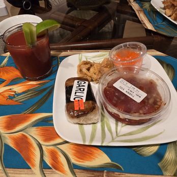 Outrigger Maui Eldorado - The general store has my favorite musubi AND with garlic rice! Poke from Foodland - Hotels Near Me - Kaanapali, Hawaii
