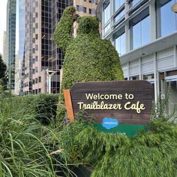 Salesforce Park - Codey topiary - Parks Near Me - San Francisco, California