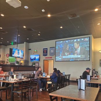 Craft Public House - Dining area - Sports Bars Near Me - Cary, North Carolina Craft Public House - Dining area - Sports Bars Near Me - Cary, North Carolina