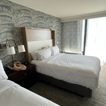 Holiday Inn - Hotels Near Me - Virginia Beach, Virginia Holiday Inn - Hotels Near Me - Virginia Beach, Virginia