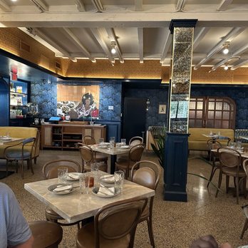 Red Rooster Overtown - Dining room - Cocktail Bars Near Me - Miami, Florida