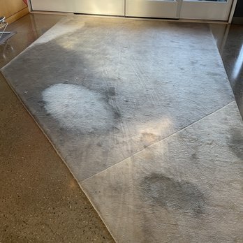 Aloft Dublin-Pleasanton - Spots on the main rug when you walk in. - Hotels Near Me - Dublin, California