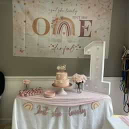 Beautiful 2 tier cake! Beautiful 2 tier cake!