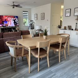 Living Spaces - Dining table