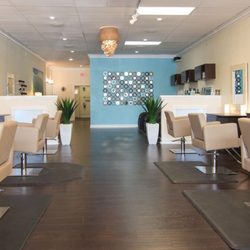 Salon Glo