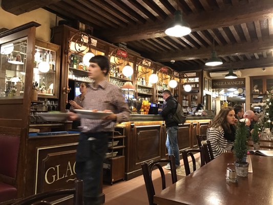Brasserie Le Carnot by null