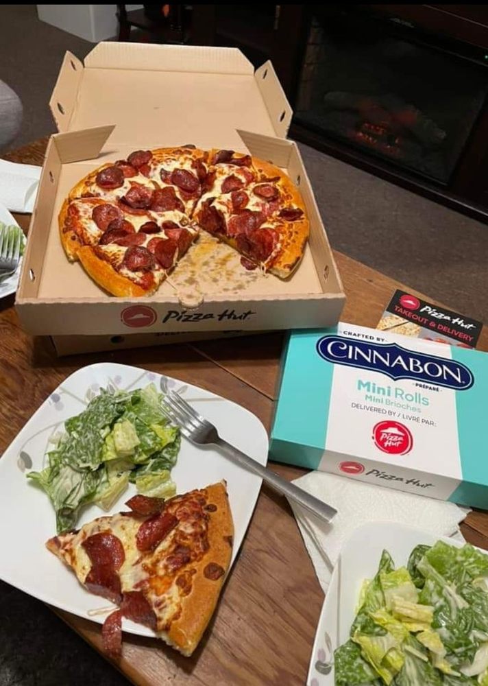 PIZZA HUT Updated July 2024 800 Yonge Street, Midland, Ontario