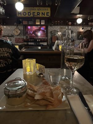 Vanguard Wine Bar (Upper West Side) by null