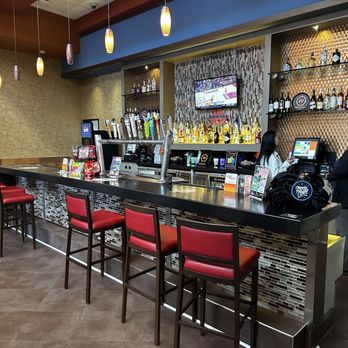 Regal Avalon - Full Bar - Cinema Near Me - Alpharetta, Georgia