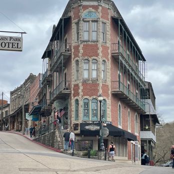 Eureka Rocket - Historical Tours Near Me - Eureka Springs, Arkansas
