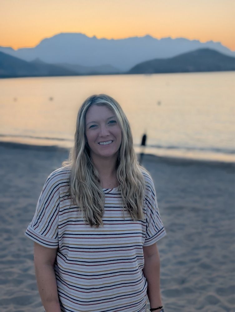 Hey There Beauty Logo